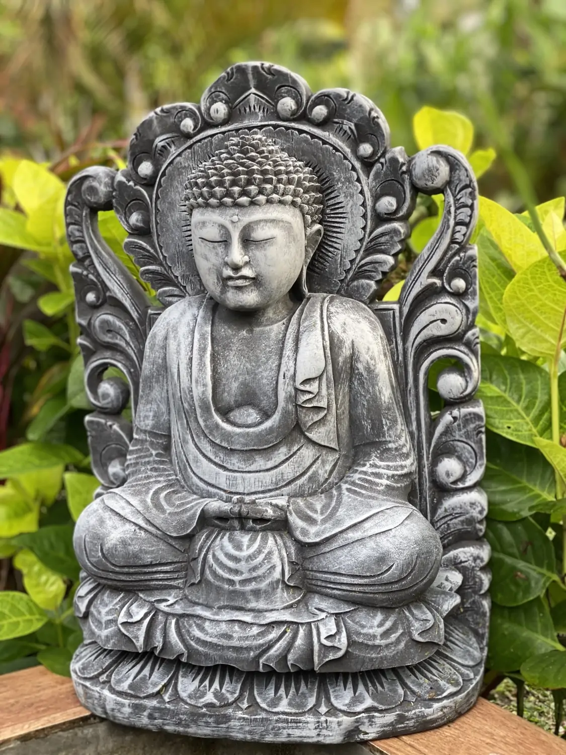 Artikelbild 2 des Artikels “Bodhi - Buddha, sitzend vor Relief, 50 cm H | Steinguss “